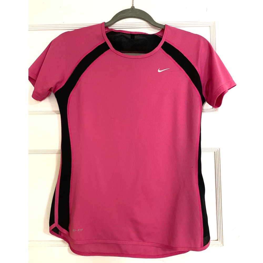 Nike dri-fit top
